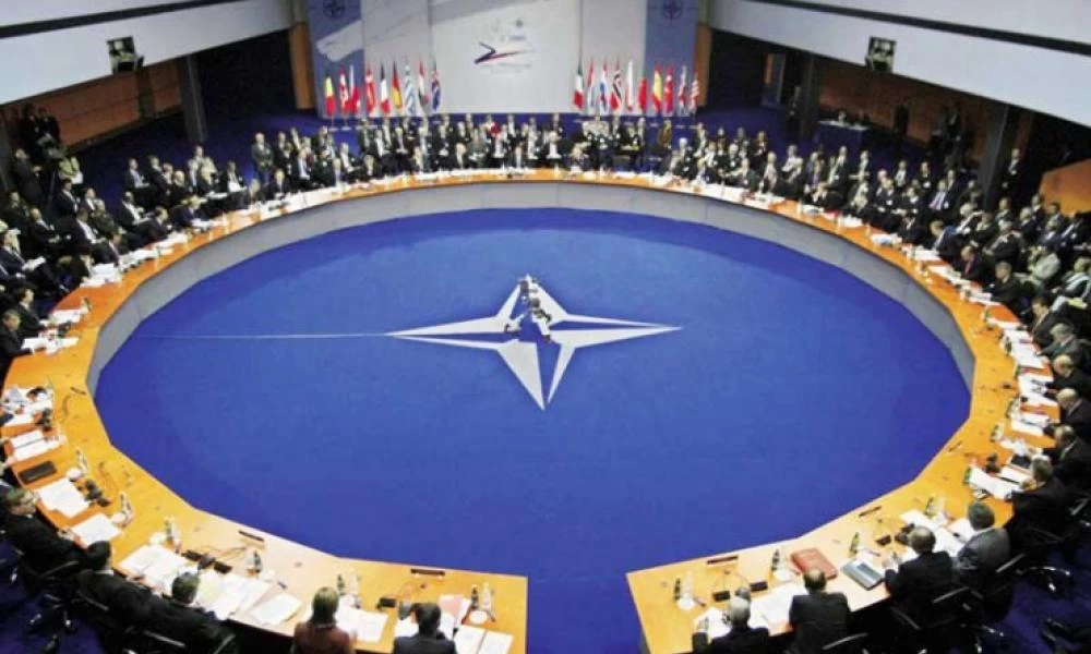 ΝΑΤΟ: "Αντίπαλοι της συμμαχίας για τα επόμενα χρόνια θα είναι η Ρωσία και η Κίνα"